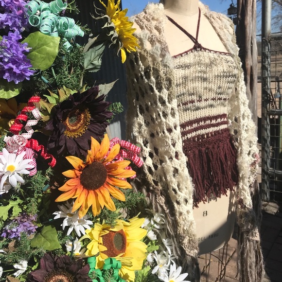 Hippie Girl Halter - Picture 2 of 5